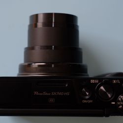 Canon SX740 HS Black - Excellent