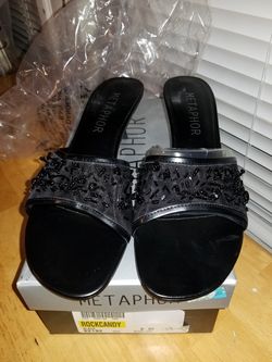 Metaphor, Women's dressy sandals