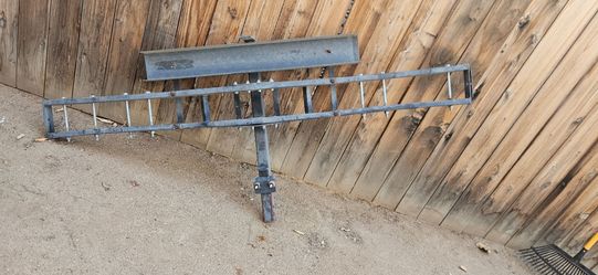 Dirtbike hitch carrier
