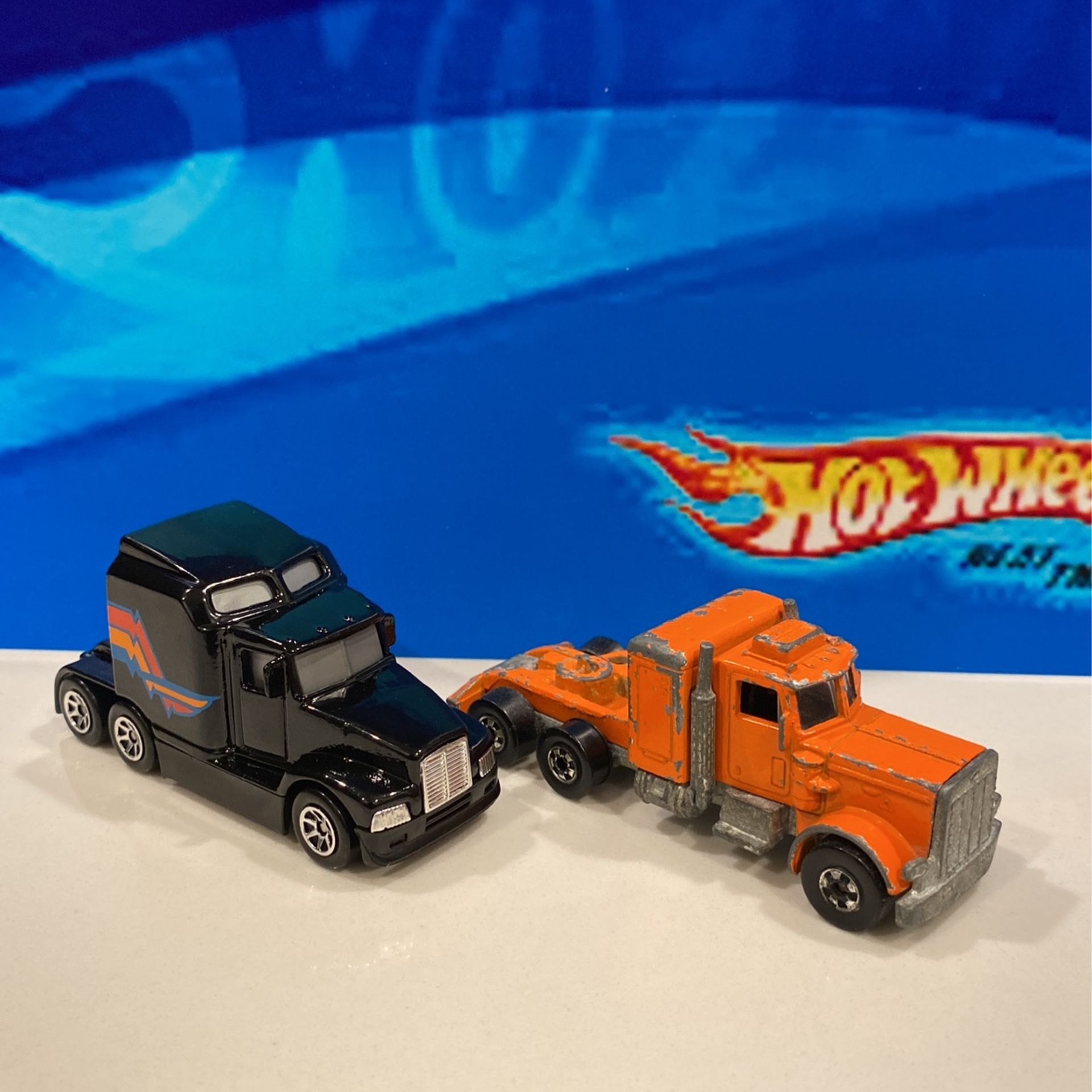 Vintage 1988 Hot Wheels 1:64 Scale #76 Black Kenworth Big Rig Semi Truck Vintage 1980 Hot Wheels Peterbilt Orange Semi Truck Diecast Toy Vehicle