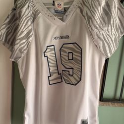 $10 Dallas  Cowboys Jersey! It Runs Smaller Than Its Label 