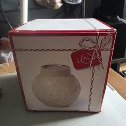 New Lenox Ornamental Glow Nativity Votive Candleholder.