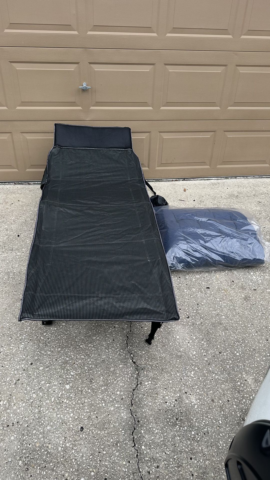 Folding Camping Cot with 2 Sided Comfort Mattress Double Layer Oxford Fabric Folding Bed Portable Sleeping Bed Cot for Camp Office Nap Beach Travel