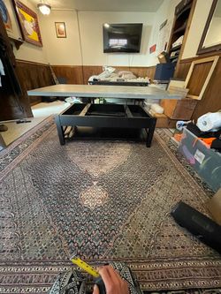 Black Lift-Top Coffee Table with Storage