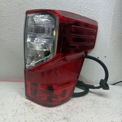 2019 Nissan TITAN XD Passenger Side Tail Light Used  OEM I26550 EZ23C