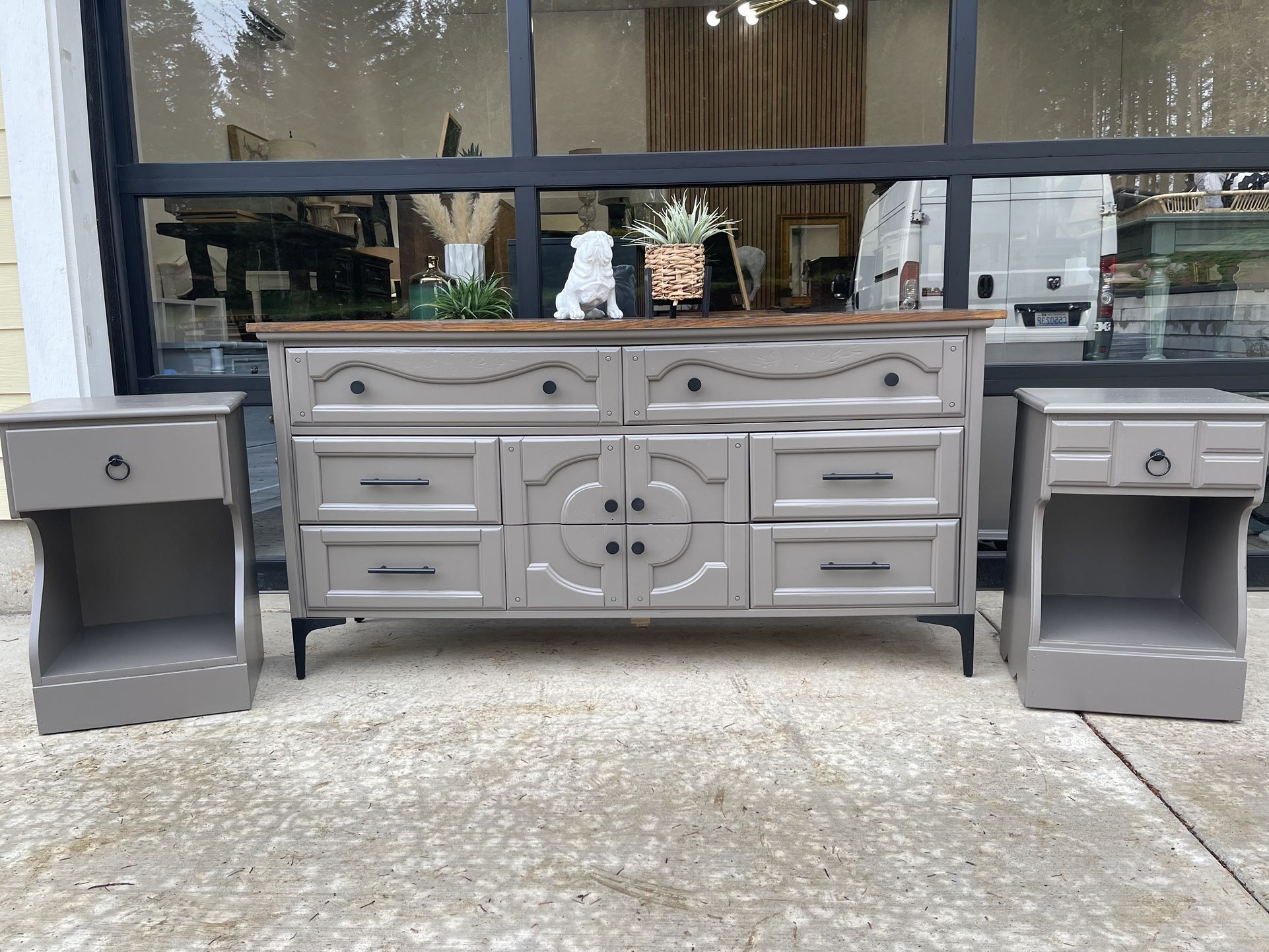 Mid-Century, Modern Dresser