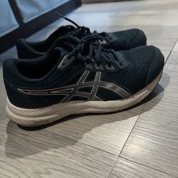 ASICS (81/2)