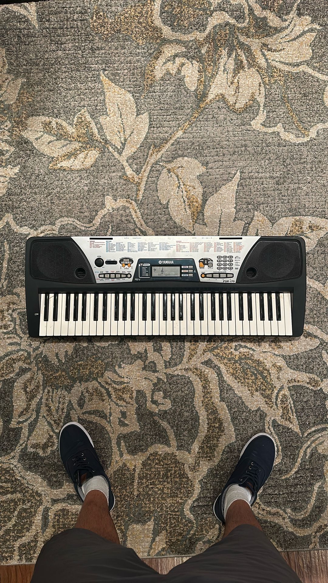 Yamaha Keyboard (NO BACK CORD) 