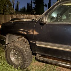 2005  Chevy Silverado Ls.  Crew Cab 4x4