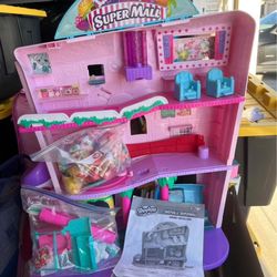 Shopkins super mall including Furniture and dolls