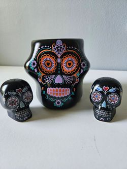 Day of the Dead ceramic sugar skull set, black base and matching salt and pepper shakers