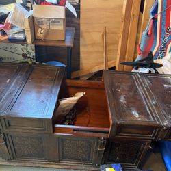 Ashley McKenna Coffe Table/storage Trunk 