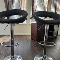 2 adjustable Bar Stools