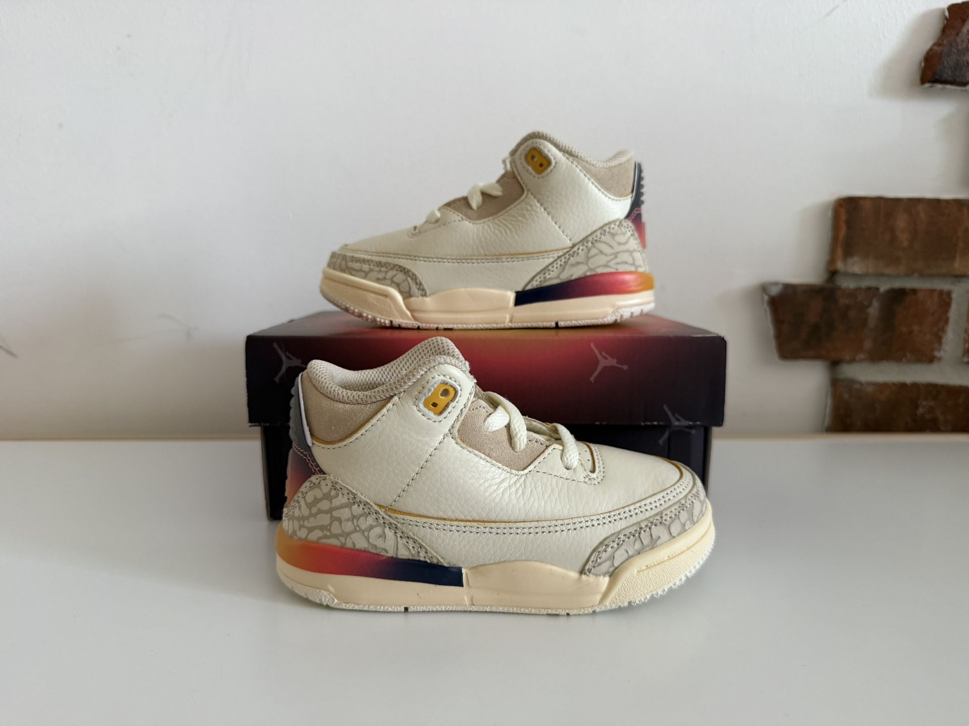 Air Jordan 3 J Balvin Medellin Sunset Size 8C