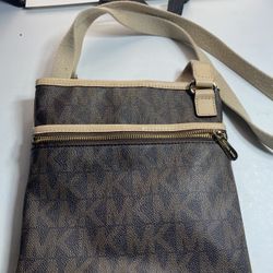 Michael Kors Crossbody Monogram Bag 32F1 GJSC3B
