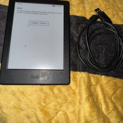 Amazon eBook Kindle reader - Comes with charger / fully reset!