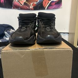 Adidas Yeezy 700 V2 Vanta Sz9