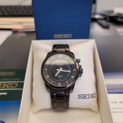 Seiko Kinetic Watch SKA555 - Gently Used 