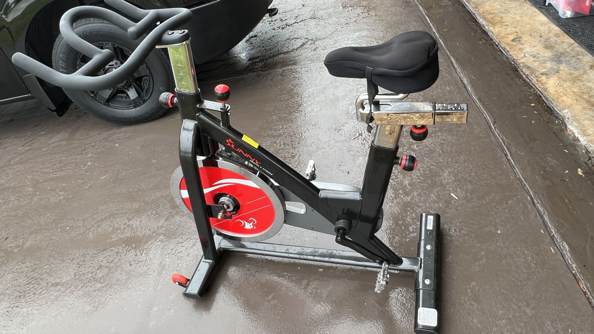 Sunny Health & Fitness Indoor Stationary Bike! Fully Loaded With Extras! Sports & Outdoors