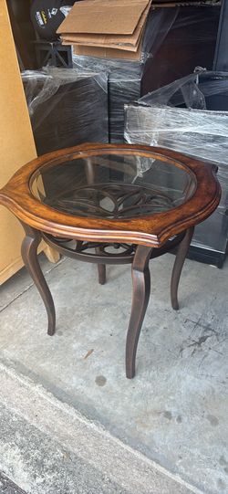 End Table Approx 26” x 26” x 26” Nice condition. Wood, Metal and Glass.