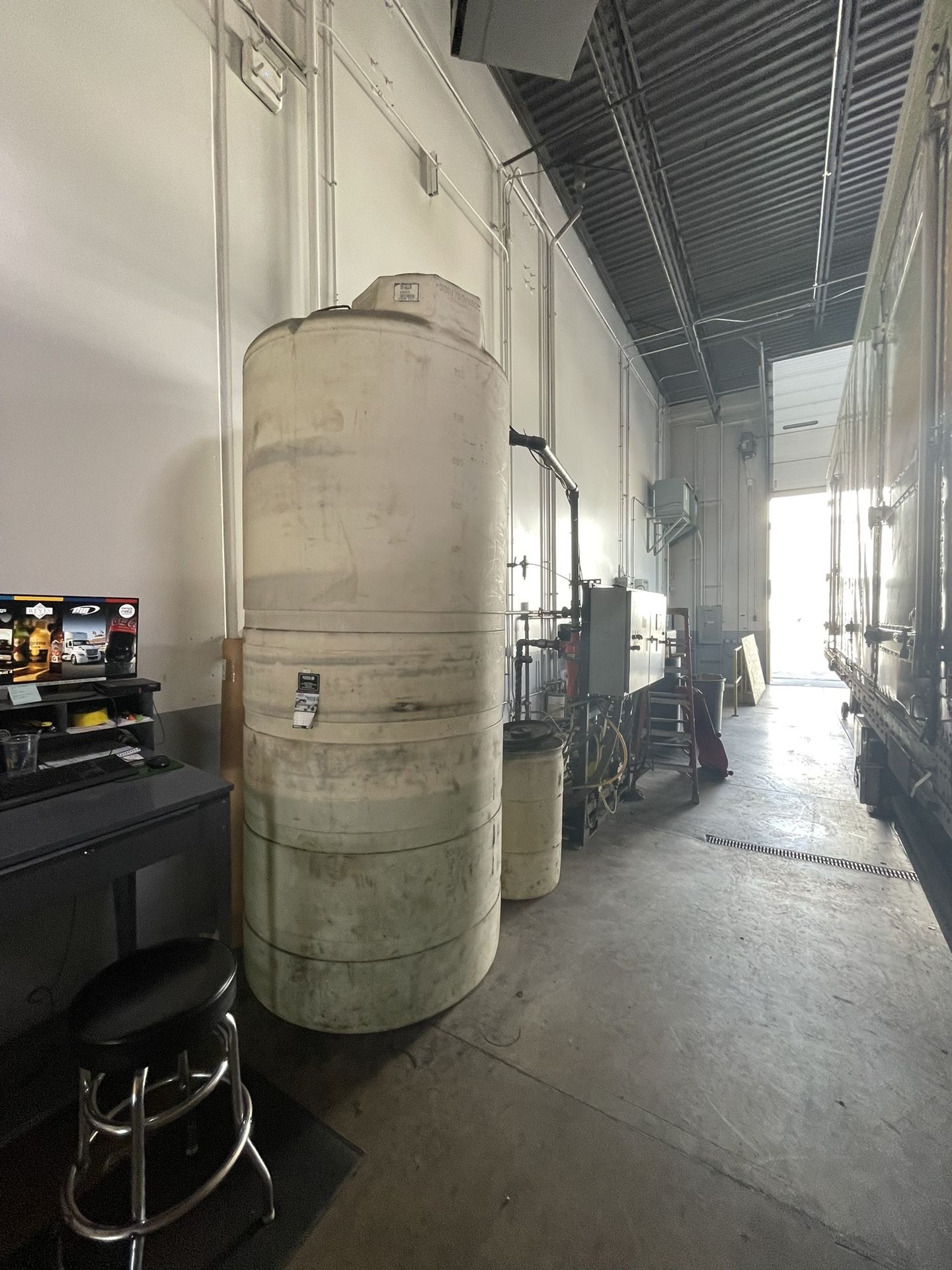 Used 850 Gallon Plastic Water Tank For Clean Water