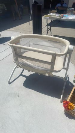 Baby Delight Bedside Bassinet | Portable Infant Sleeper | Cream