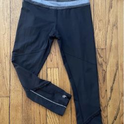 Stripped Lululemon capri leggings