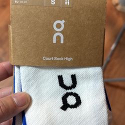 On Cloud Socks Women’s Size Small
