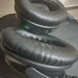 Bose Quiet comfort Noise Cancelling Headphones 