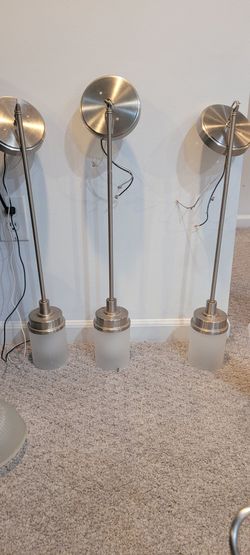 Hanging  Lights fixtures Island 3 hangings 1 dinning room light 1 entrance handing Light.