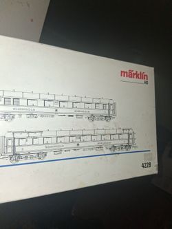 The Märklin H0 4228 "Rheingold" 5-Car Passenger Set