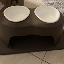 Weather tech Med Dog Feeding Station