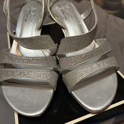Silver Heels - Dressy 
