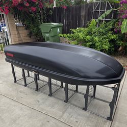 Like new Yakima skybox 16 rooftop cargo box