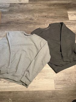 Crew neck size small