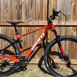 Giant Fathom 29- Mountain Bike - Disc Brakes - Dropper Seat