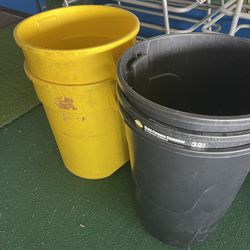 32 Gallon, Heavy Plastic, Trash Containers, Garbage Cans