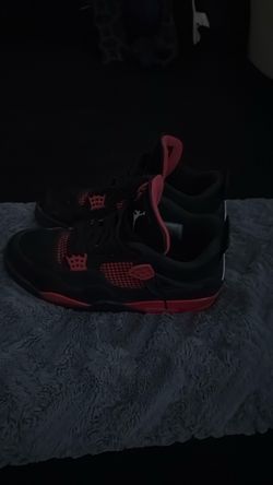 Red thunder Jordan 4s