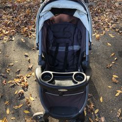 Graco Stroller and Car Seat from non-smoker, pet- free home 