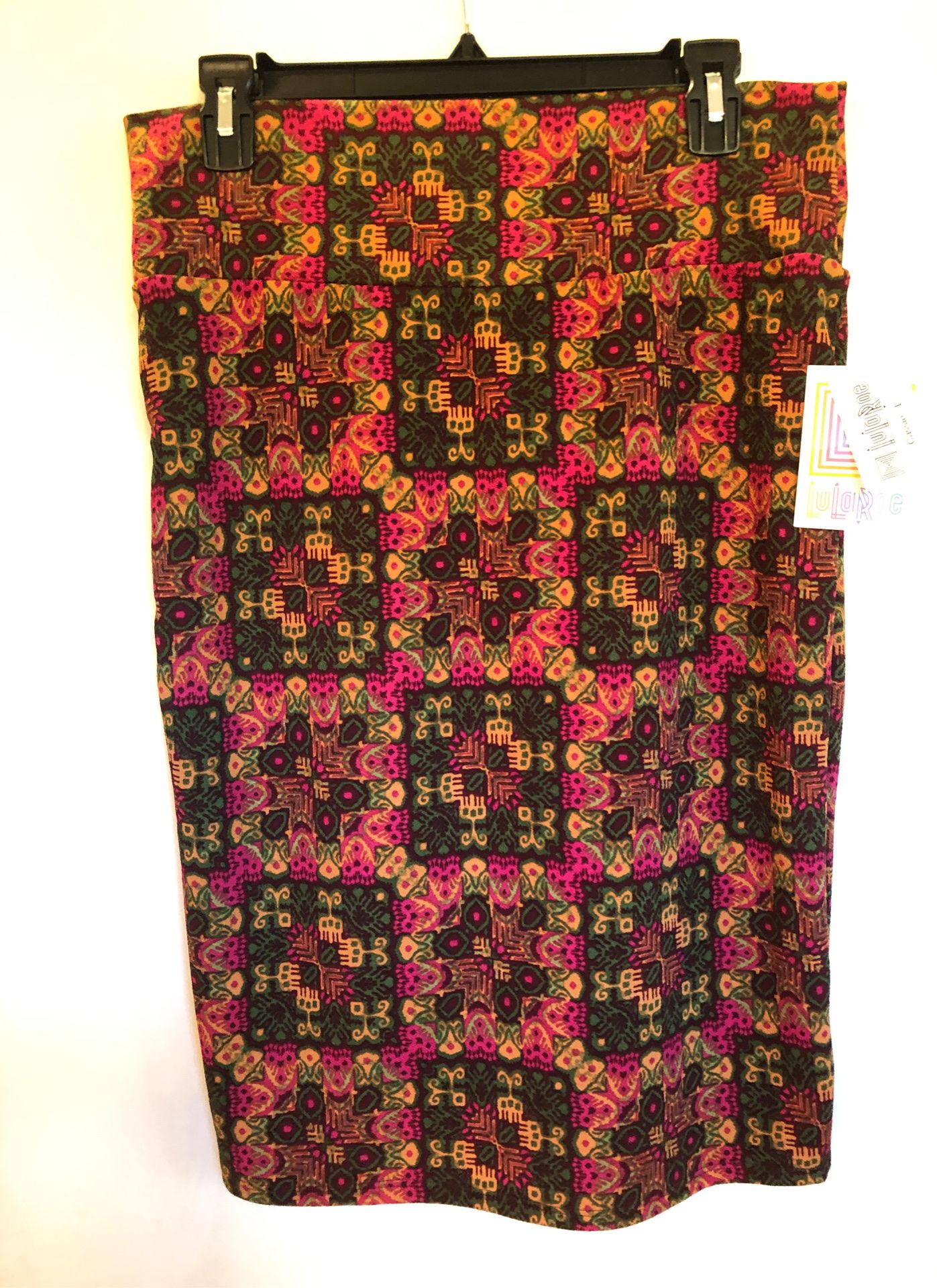 **Brand NEW with TAGS LuLaRoe CASSIE Skirt***