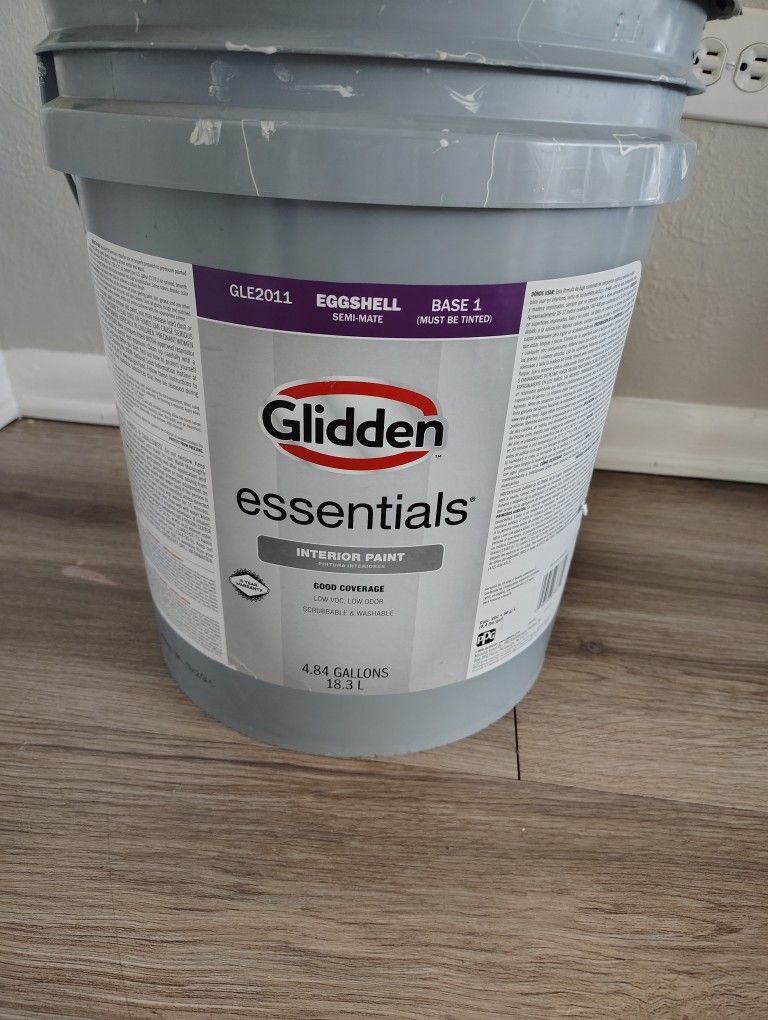 5 Gallon Buckets Of Paint