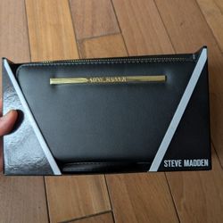 brand new Steve Madden Bzippy zip-around women's wallet black wristlet