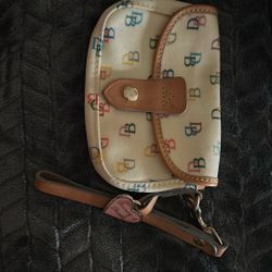 Vintage Dooney And Bourke Hand Bag/wallet