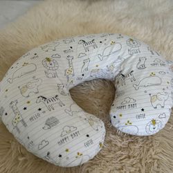 Breastfeeding Pillow & Blankets