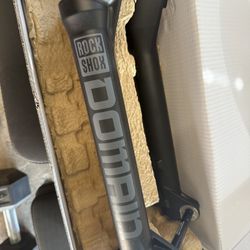 ROCKSHOX Domain RC, 170 mm travel 29'', Motion Control damper, DebonAir, rebound
