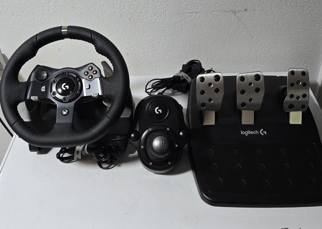 Logitech G920 Steering Wheel Pedals And Shifter For Xbox And PC