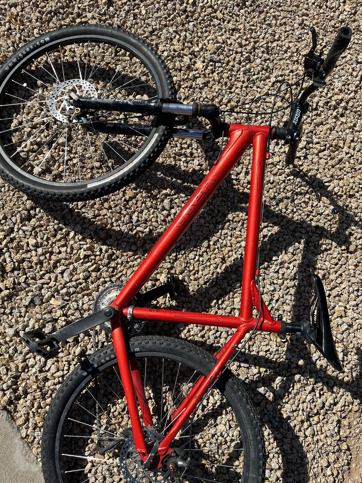 Haro Flightline Sport 26” Mountain Bike