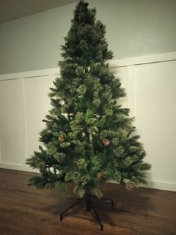 7' Unlit Nashville Pine Xmas Tree