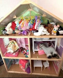 6FT  Doll House  For American Girl Dolls Or Barbie’s In great condition!