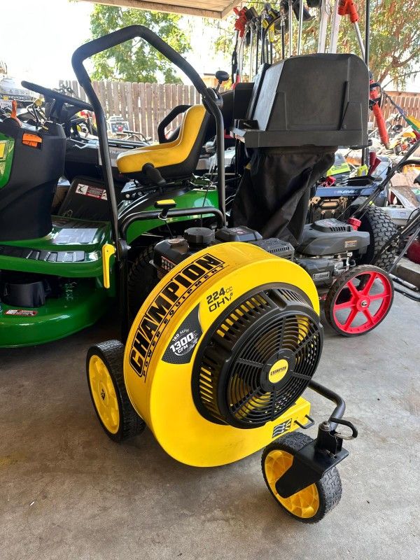 Champion Power Equipment
160 MPH 1300 CFM 224 cc Walk-Behind Gas Leaf Blower with Swivel Front Wheel and 90-Degree Flow Diverter